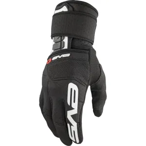 Wrister Glove